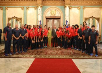 Las Reinas del Caribe ocupan el Palacio Nacional