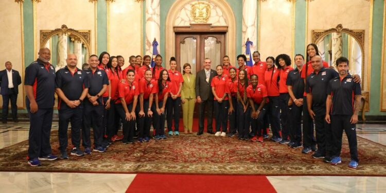 Las Reinas del Caribe ocupan el Palacio Nacional