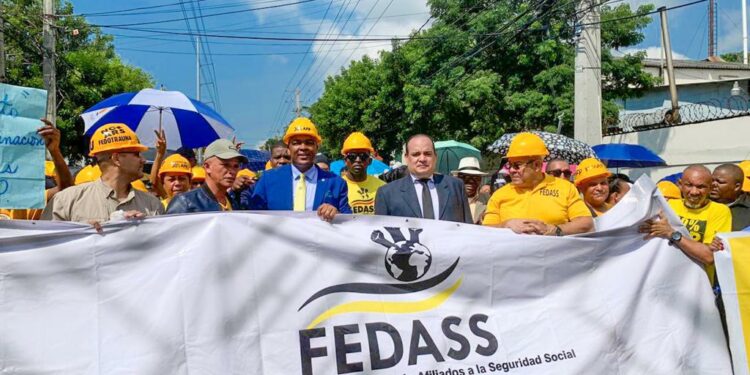 Profesionales montan presión contra deficiente servicios de las AFP