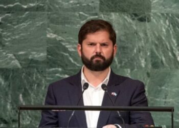 Petro y Boric reclaman cambios en ambiente, drogas y democracia