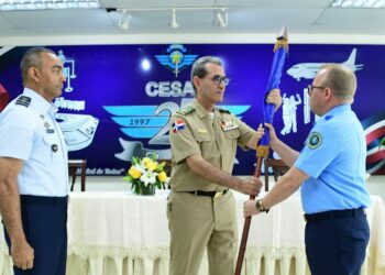 Juramenta nuevo director del CESAC 