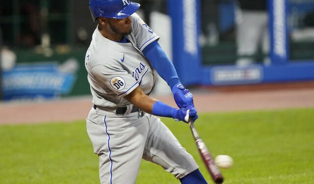 Estrellas anuncian big-leaguer Edward Olivares como importado