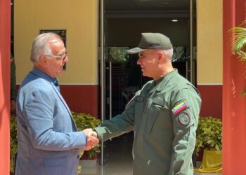 Los ministros de Defensa de Colombia y Venezuela ultiman la reapertura de la frontera