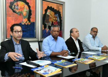 Editores y distribuidores de libros insisten ganaron licitación con transparencia 