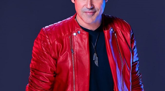 José Guillermo Cortines es Mario Postigo en “Hoy No Me Puedo Levantar”