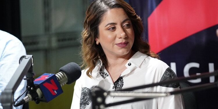 Directora de Supérate se defiende ante cuestionamientos por las ayudas