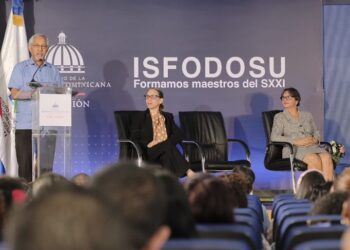Capacitarán más 800 directores de centros educativos pasaron concurso