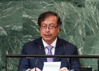 Petro y Boric reclaman cambios en ambiente, drogas y democracia