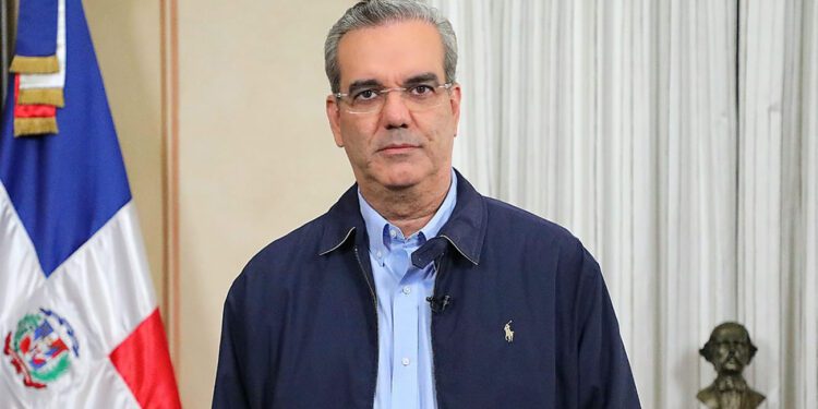 Tras suspender viaje a NY, Abinader enfatiza RD es su prioridad tras paso de Fiona
