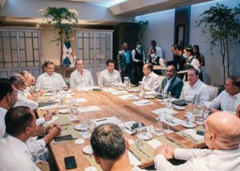 Gobierno trabaja en convertir a RD  en un hub aéreo