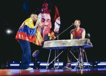 Manuel Turizo sorprende interpretando "La Bachata" en concierto de Coldplay 