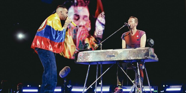 Manuel Turizo sorprende interpretando "La Bachata" en concierto de Coldplay