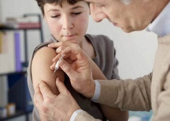 La importancia de la vacuna contra el virus del papiloma humano (VPH) en la preadolescencia