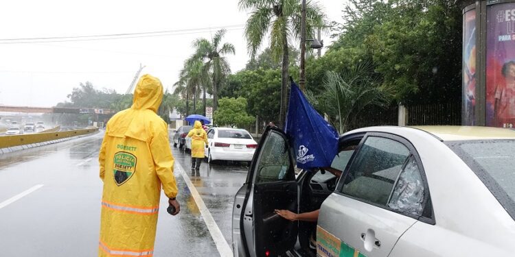 La DIGESETT informa de sus actividades por el paso de Fiona sobre RD