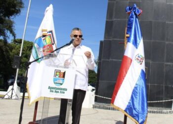 Alcaldía SDE adquiere 24 camiones compactadores para reforzar recogida de basura