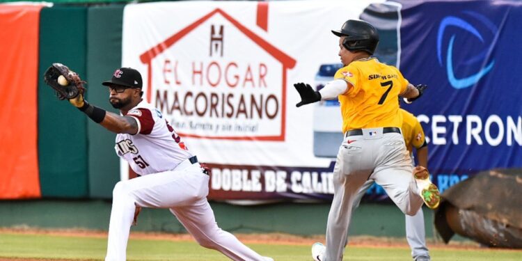 Gigantes derrotan Águilas 5-1 en San Francisco