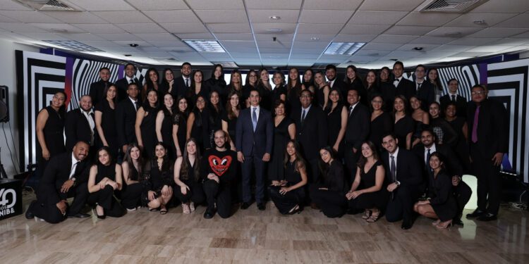 Estudiantes de UNIBE inauguran 31ra. edición del Congreso Internacional Mercadexpo