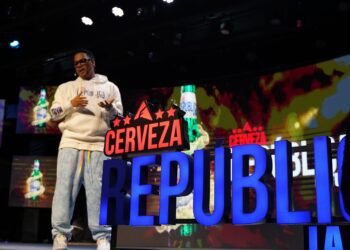 Lanzan cerveza República La Tuya al mercado dominicano