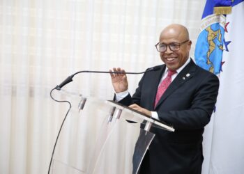 Alfredo Pacheco destaca importancia del turismo para desarrollo del país