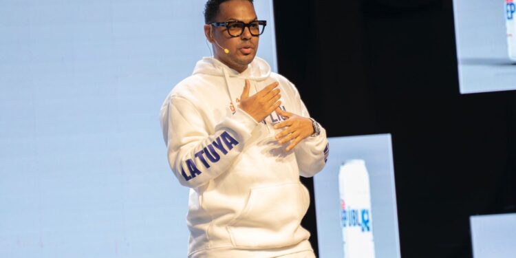 Lanzan cerveza República La Tuya al mercado dominicano