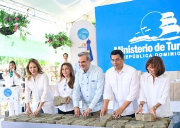 Abinader y Collado inician rehabilitación en calles de Ciudad Colonial