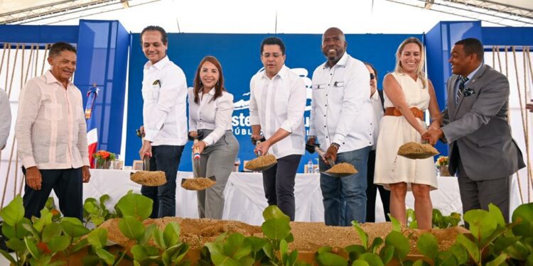 MITUR deja iniciado trabajos mejoramiento del malecón de la Caleta, La Romana.