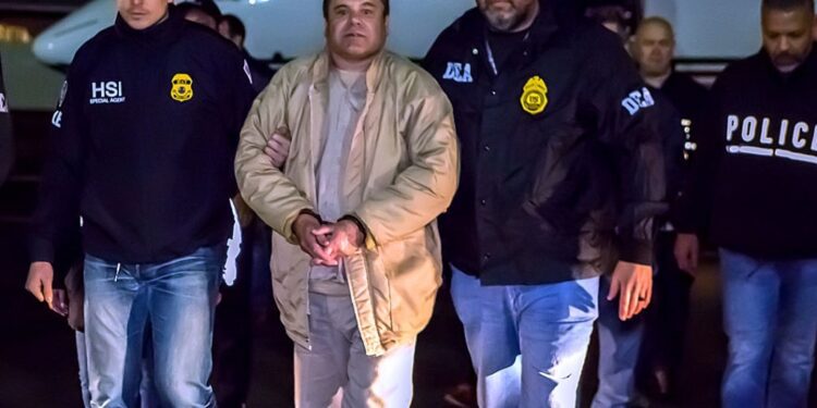 ’El Chapo' condenado a cadena perpetua en EEUU trata de reabrir el caso