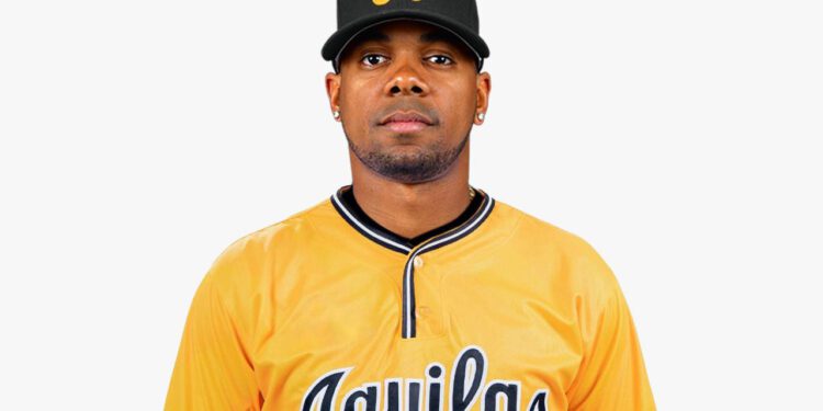 Roenis vuelve con Águilas atraído por pasión del béisbol RD