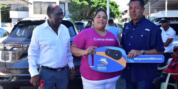 Expomóvil Banreservas registra cifras récords en su segundo día de operaciones