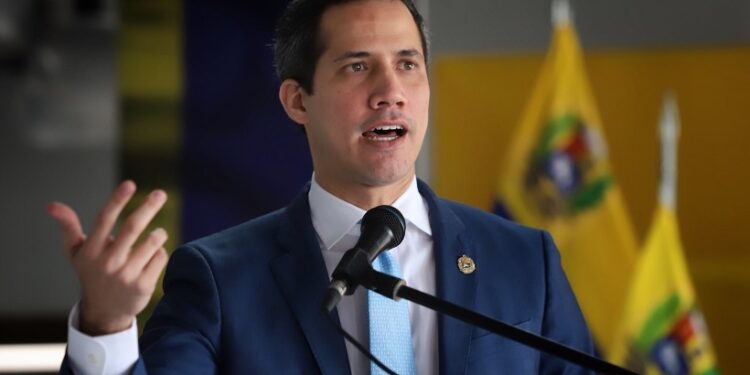 EEUU planea retirar reconocimiento a Juan Guaidó