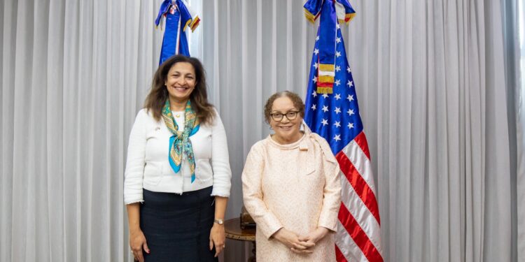 Subsecretaria Uzura Zeya visita a Procuradora Germán Brito