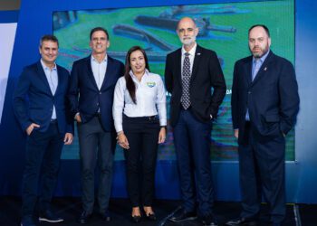 Farmaconal presenta  junto a la empresa WEST Química su nueva línea de productos  “VIVIA” 