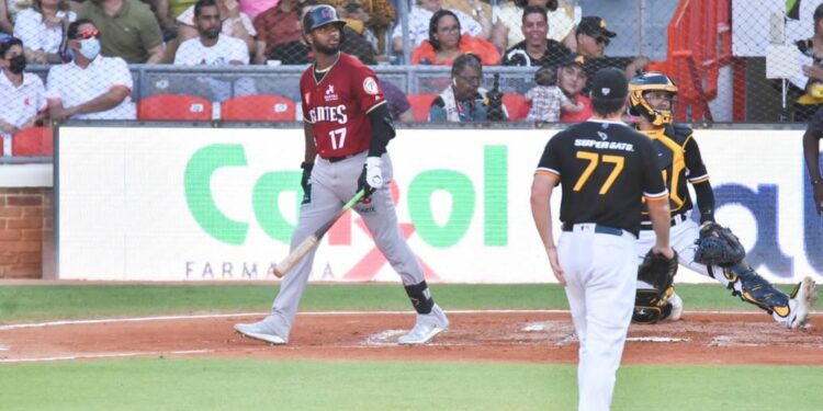 Gigantes deslucen debut de las Águilas al vencerlas 7-1