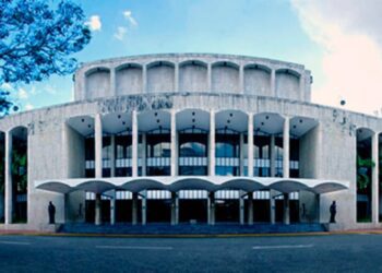 Cultura trabaja en necesidades del Palacio de Bellas Artes y el Gran Teatro del Cibao.