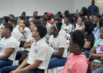 Gasto en embarazo en adolescentes ronda los mil millones de pesos en RD