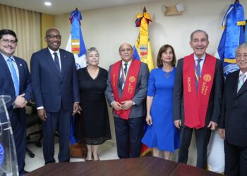 Otorgan títulos de Doctorado Honoris Causa al director del Infotep y al ministro del Mescyt
