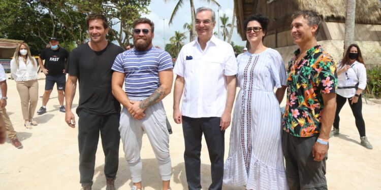 Abinader visita set película “Road House”producida por la Metro Goldwyn Mayer