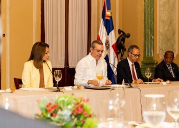 Presidente Abinader encabeza acto del Día Nacional del Poeta