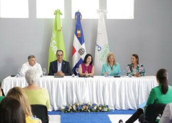 Primera dama inaugura sala de Intervención Temprana