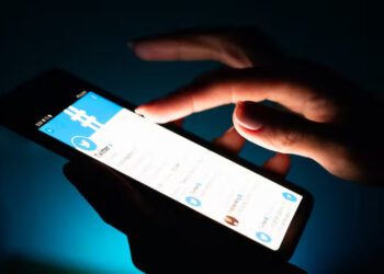 El ‘astroturfing’ o cómo la industria de la desinformación consigue manipularnos