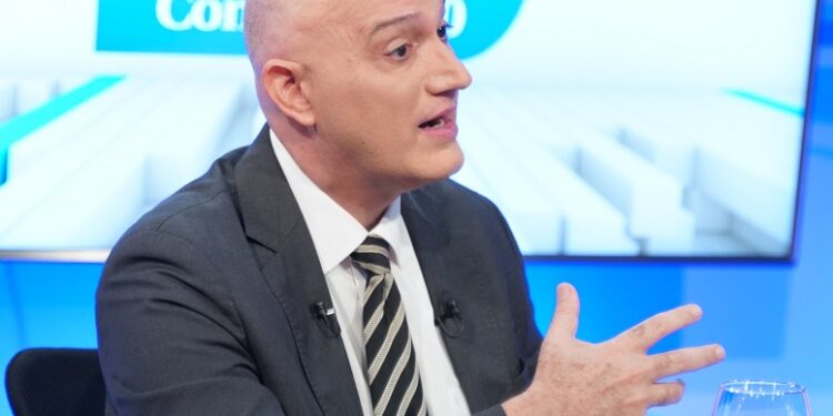 Pavel Issa: la economía ha crecido pagando pocos impuestos y bajos salarios