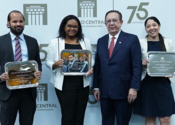 BCRD entrega los premios del Concurso Anual de Economía Biblioteca ‘Juan Pablo Duarte’ 2022