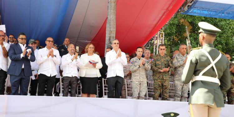 Presidente Abinader promete apoyo para San Cristóbal con proyectos que la modernicen