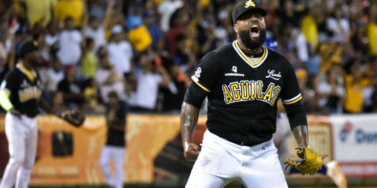 Las Aguilas vencen al Licey con soberbió cuadrangular de Jerar Encarnación