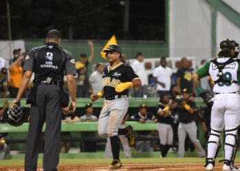 Águilas ganan sexto corrido y empatan en primer lugar