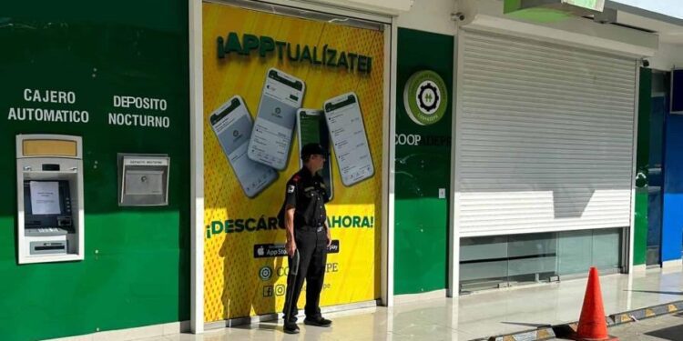 Pánico en Moca tras asaltos a cooperativas e instituciones financieras