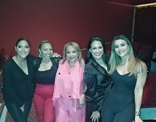 Actrices RD revientan Teatro 8 Miami