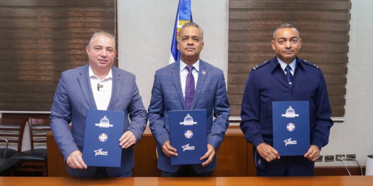 IDAC, FARD y el MINPRE formalizan acuerdo para afianzar la defensa del espacio aéreo y la seguridad operacional