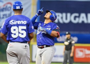 Jair Camargo remolca tres, Moyers lanza en blanco, Licey supera a los Leones