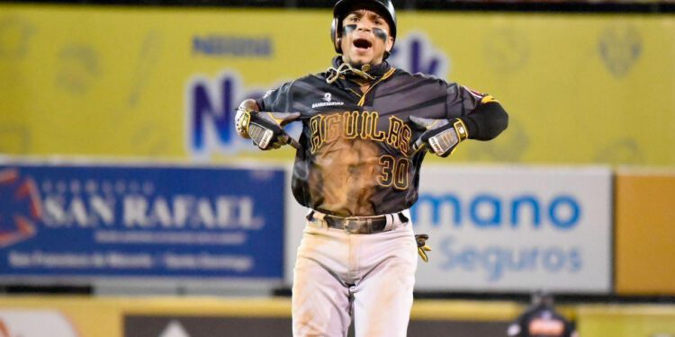 Águilas activan más jugadores, Camargo en acción